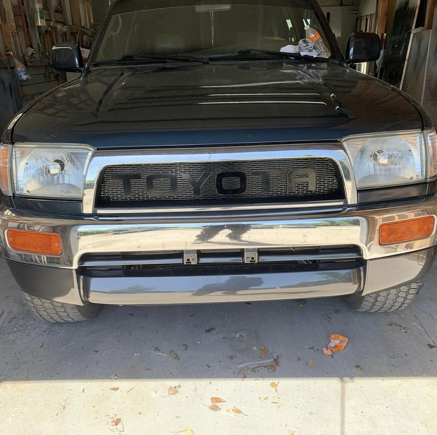 1996-98 (and 99-02*) Toyota 4Runner Grill Mesh With Big Letters #5