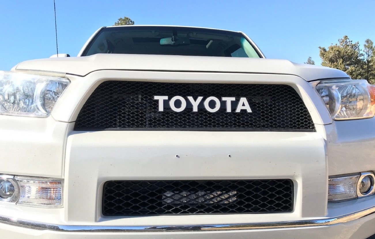 2010 - 2013 Toyota 4Runner Grill Mesh and Toyota Emblem #3