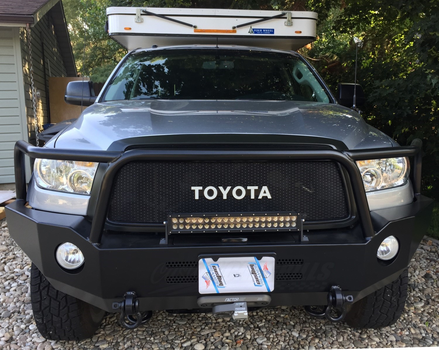 2010-13 Toyota Tundra Grill Mesh with Emblem #2