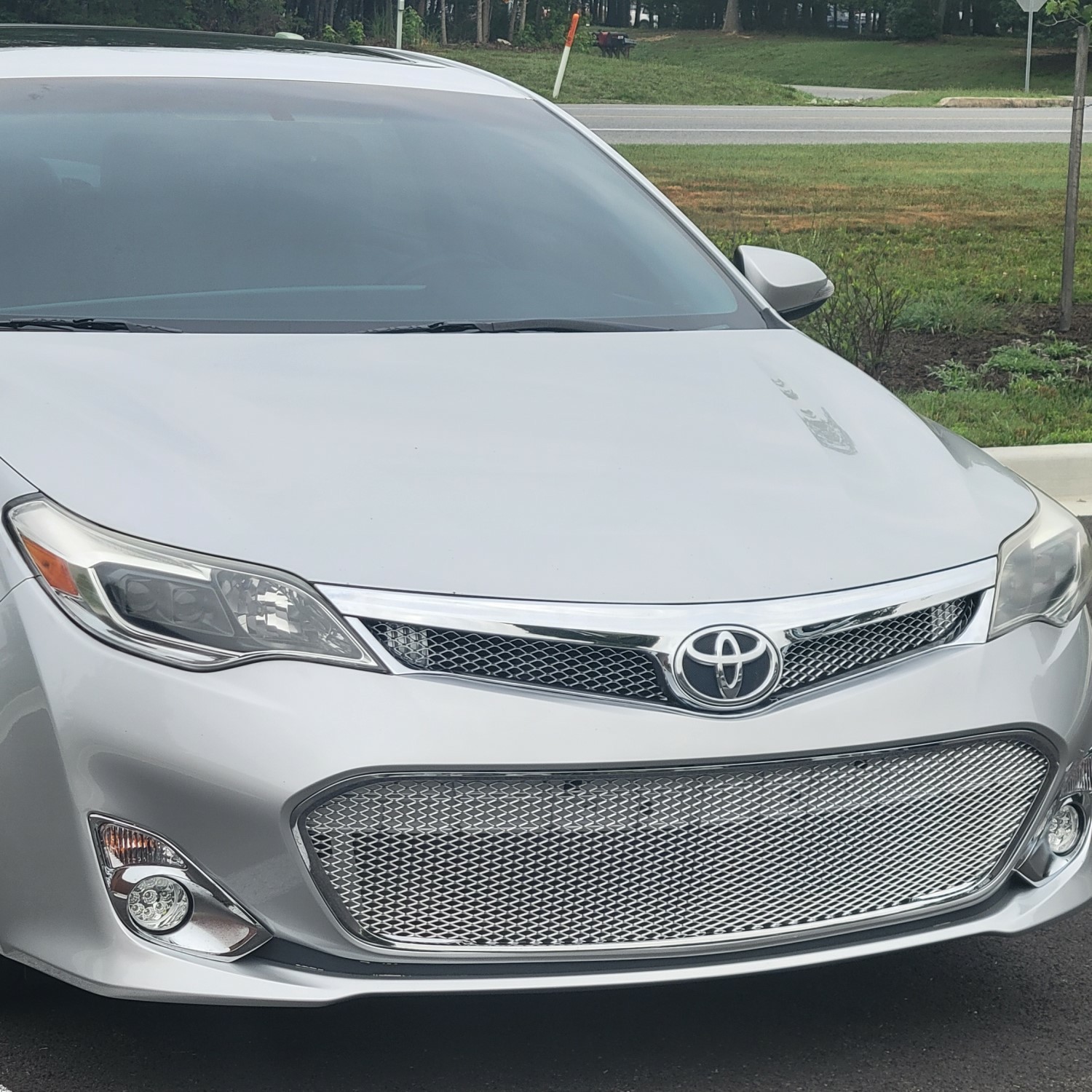 2013–2015 Toyota Avalon Gets a Premium OEM+ Look with Matching Custom Diamond Mesh Grilles