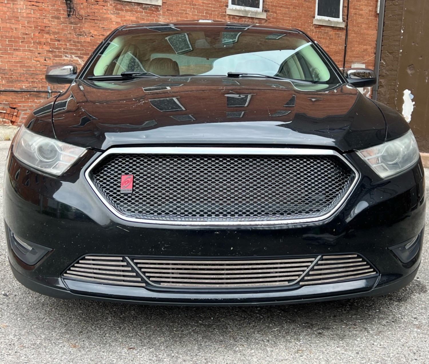 Black & Chrome Ford Taurus - Finding a Balance Between the Two Contrasts