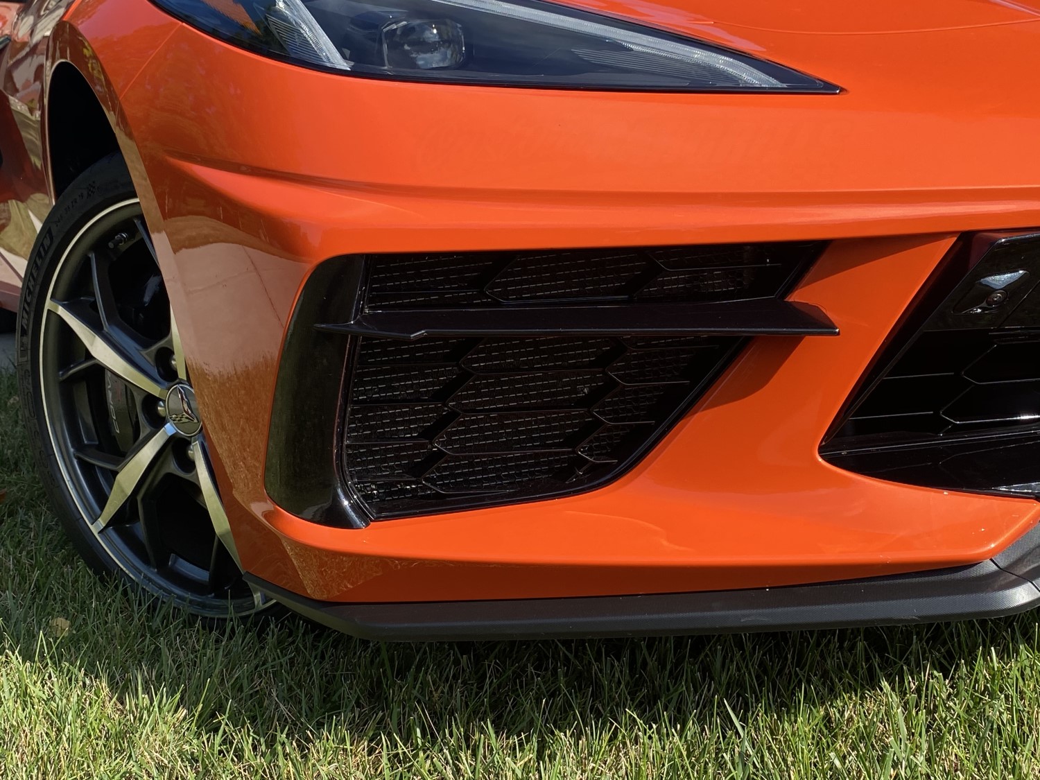 The Perfect Combo: Gloss Black Hexagon Mesh Radiator Grille Guards for Your C8 Corvette