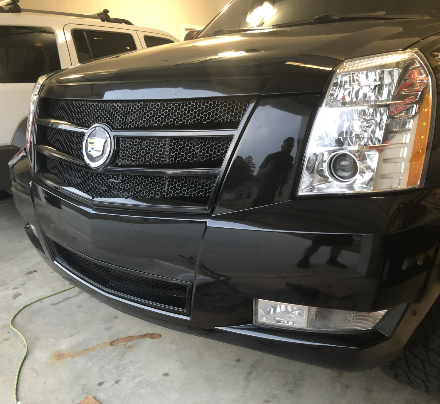 Customizing Your Cadillac Escalade: Hexagon Mesh Grilles for a Sleek Look