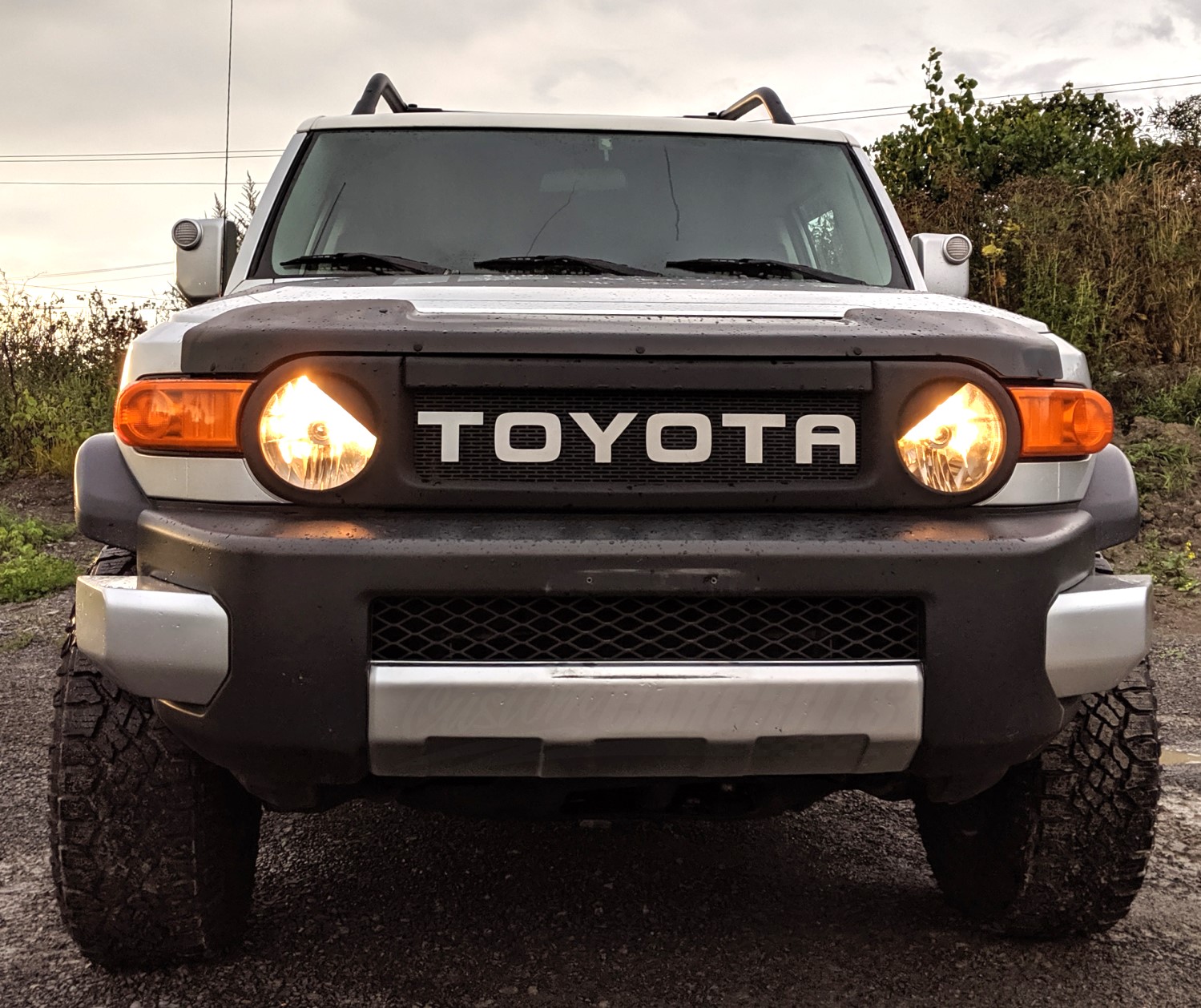 Custom Slotted Mesh Grille Upgrade for Toyota FJ Cruiser