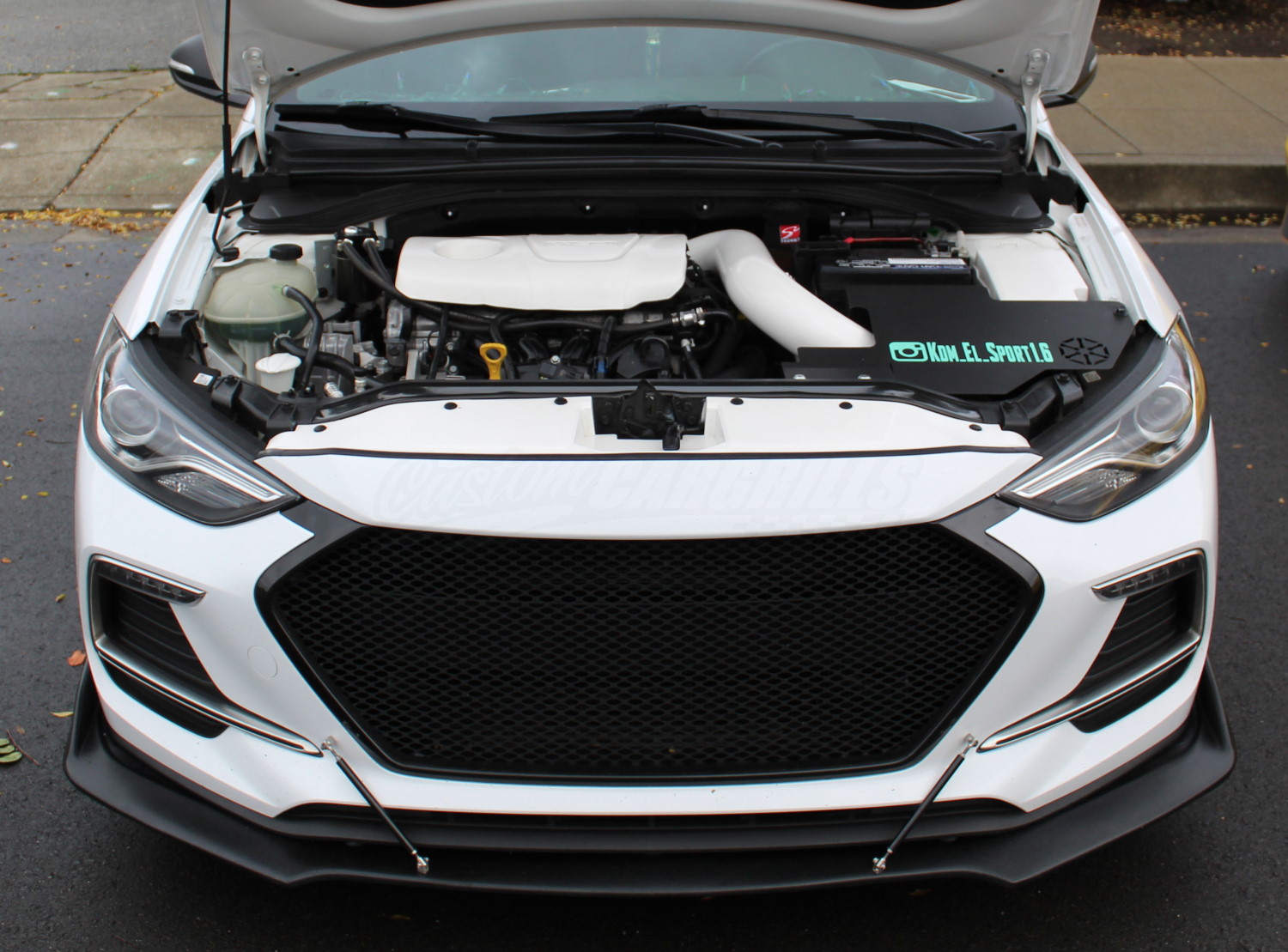 Hyundai Elantra Gets a New Look: Flat Black Mesh Grille and Front Splitter Upgrade