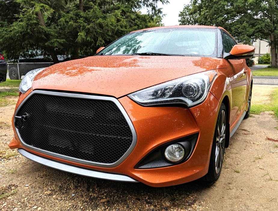 Gloss Black Custom Grille with Tow Hook Hole: The Perfect Addition to Your Veloster Turbo