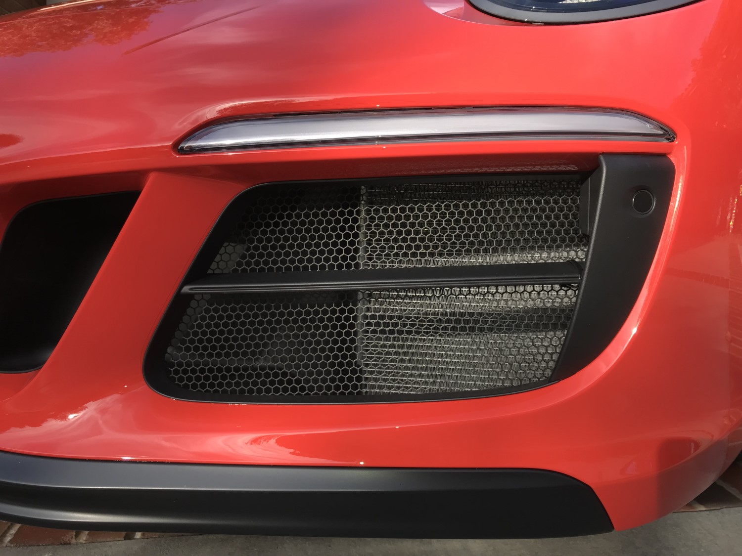 Upgrade Your Porsche 991.2: Black Hexagon Mesh Radiator Grille Now Available