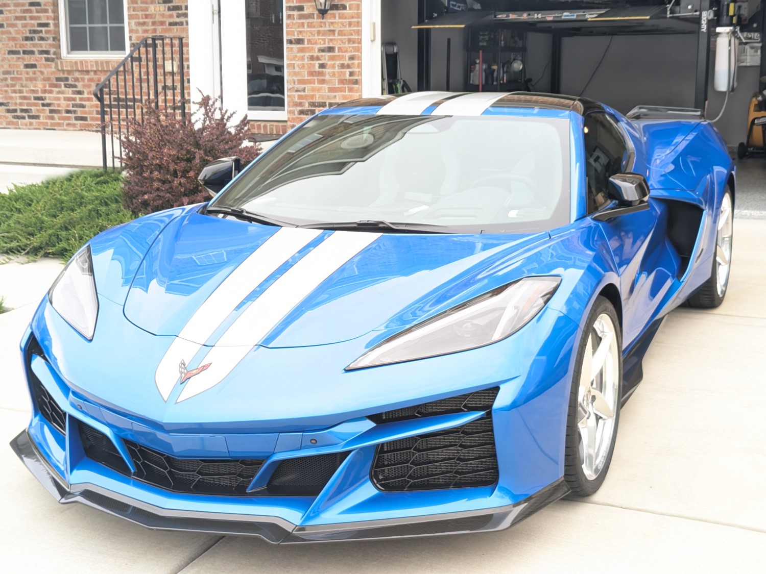 Riptide Blue Z06 C8 Vette Upgraded with Full Radiator Grille Mesh Set