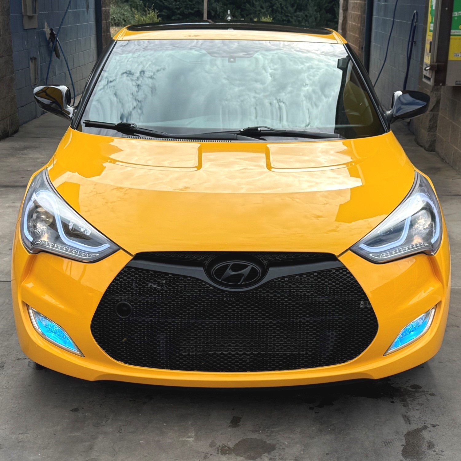 Scary Good 1st Gen Veloster Non-Turbo Grille Install - Halloween Showcase